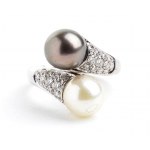 Contrariè gold ring with pearls and diamonds