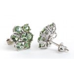 Pair of flower earrings in gold and green tourmalines