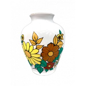 Ceramic vase with flowers. CZPiP in Chodzież. 1970s.