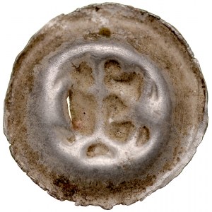 Button brakteat, Av: Pastoral supported by an arch, crescent and star on the sides.