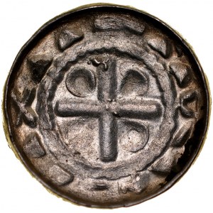 Denar krzyżowy XI w., Av.: Krzyż kawalerski, Rv.: Krzyż prosty, między ramionami dwa kółka i dwa owale.