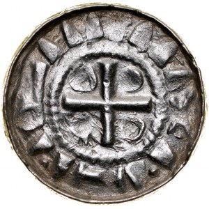 Kreuzdenar 11. Jahrhundert, Av: Junggesellenkreuz, Rv: Gerades Kreuz, zwischen den Armen zwei Kreise und zwei Punkte.
