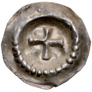 Button brakteat, Av: Greek cross, on shaft partially dotted.