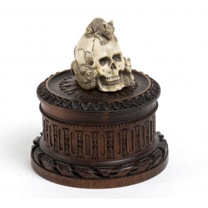 Memento Mori', box with German bone skull - 19th century
