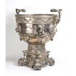 Impressive pair of Peruvian silver two-handled vases - early 20th century