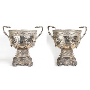 Impressive pair of Peruvian silver two-handled vases - early 20th century