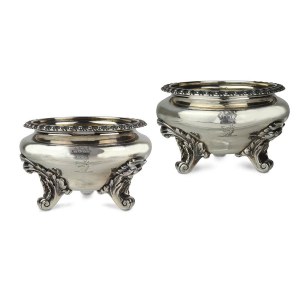 A pair oEnglish georgian salt cellars - London 1825, mark of ROBERT HENNEL II