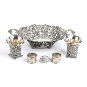 Lot consisting of a pair of vases, a basket, two napkin rings and a small silver box - 19th century