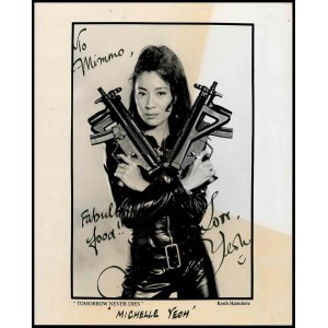 Yeoh, Michelle (Ipoh, 6 august 1962) Autographed photo