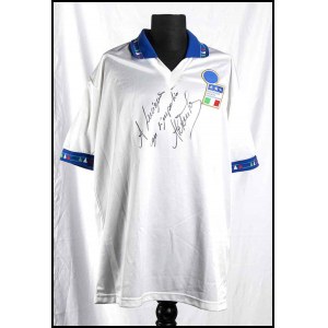 Del Piero, Alessandro (Conegliano, November 9, 1974) Signed blue ITALY shirt