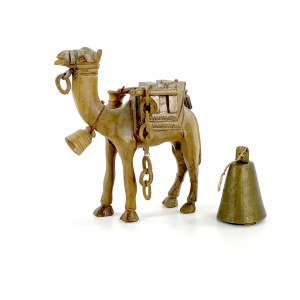Hölzerne Kamelskulptur mit Originalglocke