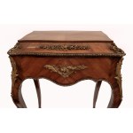 Odkládací stolek ve stylu Ludvíka XV