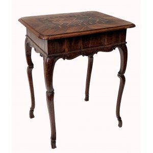 Malý barokní stolek