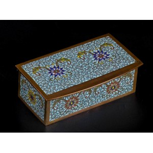 A FINE CLOISONNÉ ENAMELED METAL THREE-CASE BOX AND COVER