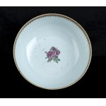 A ‘FAMILLE ROSE’ PORCELAIN LARGE BOWL