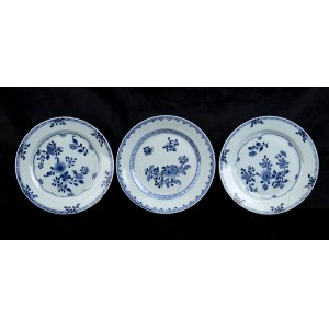 THREE ‘BLUE AND WHITE’ PORCELAIN DISHES