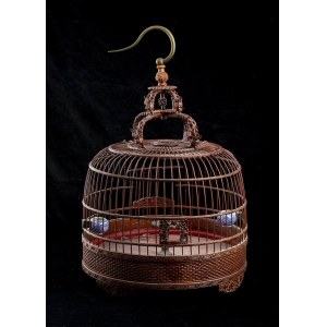 A BAMBOO BIRDCAGE WITH TWO ‘BLUE AND WHITE’ PORCELAIN BIRD FEEDERS