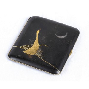 A PARTIALLY GILT METAL ‘KOMAI' STYLE PORTABLE CIGARETTE CASE