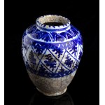 A 'BLUE AND WHITE' CERAMIC VASE