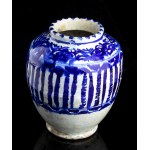 A 'BLUE AND WHITE' CERAMIC VASE