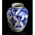 A 'BLUE AND WHITE' CERAMIC VASE