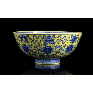 A YELLOW GROUND AND UNDERGLAZE BLUE ENAMELED PORCELAIN LARGE BOWL