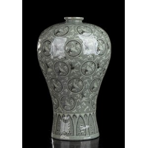 A WHITE AND BROWN SLIP INLAID AND CÉLADON GLAZED CERAMIC VASE, MAEBYONG