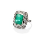 Ring mit Smaragd und Diamanten um die Mitte des 20. Jahrhunderts, Schmuck