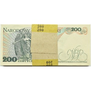 Polsko, PRL, bankovní balík 200 zlotých 1988, Varšava, série EC, UNC