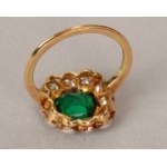 Ring mit Diamanten und grünem Stein, 1930er/40er Jahre. 20.