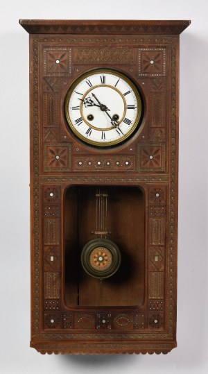 Zegar szafkowy, ścienny, z dekoracją o motywach huculskich