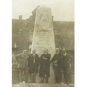 WYSOKA (Wielkopolska) Pomnik Powstańców Wielkopolskich postawiony w X rocznicę odzyskania niepodległości [1928r.]
