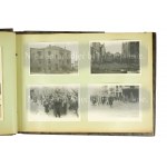 [VARŠAVSKÉ POVSTÁNÍ] Unikátní album německého důstojníka obsahující mimo jiné 12 fotografií vojáků a zdravotních sester AK, kteří po kapitulaci Varšavského povstání přešli do německého zajetí.