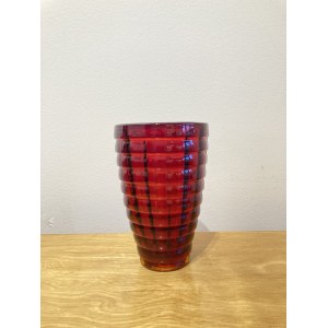 Vase mit optischem Dekor