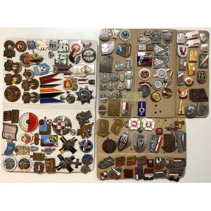 Kolekcja drobnych, wojskowych odznak i przypinek