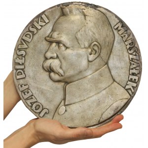 Medalion (26cm) Józef Piłsudski (J. Aumiller)