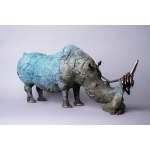 D.Z., Sitzende Figur mit Rhinozeros (Bronze, 80 cm breit)