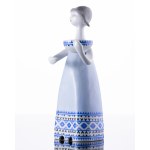 Porcelánová manufaktura Hollóháza, Maďarsko, návrh Márta J. Seregély, Figurka ženy s miskou, navrženo 1960.