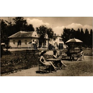 1963 Balatonberény, K.Sz.K.B.I. üdülő. Képzőművészeti Alap (lyukak / pinholes) + 1962 Autó- és motorsport...