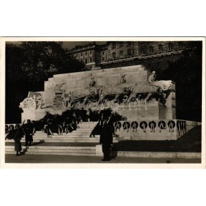 1937 Budapest I. A világháborúban elesett magyar tüzérek emlékműve (mai Dózsa György tér)...