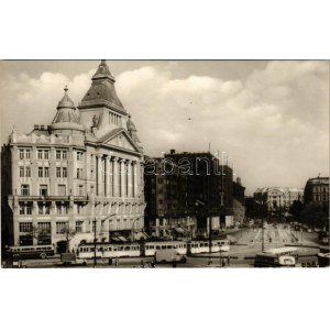 Budapest V. Tanács körút (mai Károly körút), Anker palota, Deák Ferenc tér, villamos, gyógyszertár, autóbuszok...