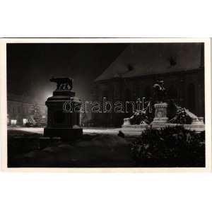 Kolozsvár, Cluj; Mátyás tér és szobor télen este / square and statues in winter at night + 1940 Kolozsvár visszatért...