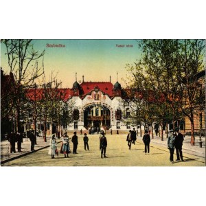 Szabadka, Subotica; Vasút utca, vasútállomás. Vasúti levelezőlapárusítás 40. 1916. / street...