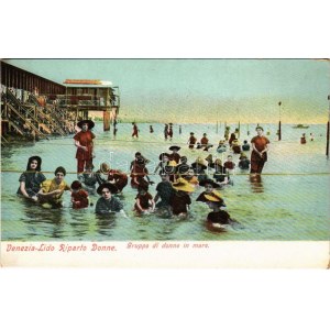 Venezia-Lido, Venice; Riparto Donne, Gruppo di donne in mare / women beach