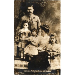 Erzherzog Franz Ferdinand mit Familie / Archduke Franz Ferdinand with his family. Hofatelier Adele Wien. B.K.W.I. 887...