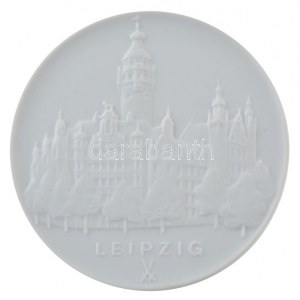 Németország DN Leipzig Meissen kétoldalas porcelán emlékérem tokjában (65mm) T:1- Germany ND Leipzig Meissen two...