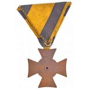 1867-1869. Katonai Legénységi Szolgálati Jel II. osztálya Br kitüntetés mellszalaggal, az ezüstözött medalionban ...