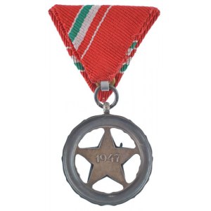 1947. A Magyar Köztársasági Sport Érdemérem ezüst fokozata zománcozott ezüstözött bronz kitüntetés mellszalagon T:1...