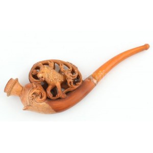 Oroszlános tajtékpipa, kopásokkal, tokban, h: 18 cm