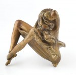 AK jelzéssel, orosz szobrász: Kagyló Vénusz. Öntött, patinázott bronz. m:17cm, h:30cm